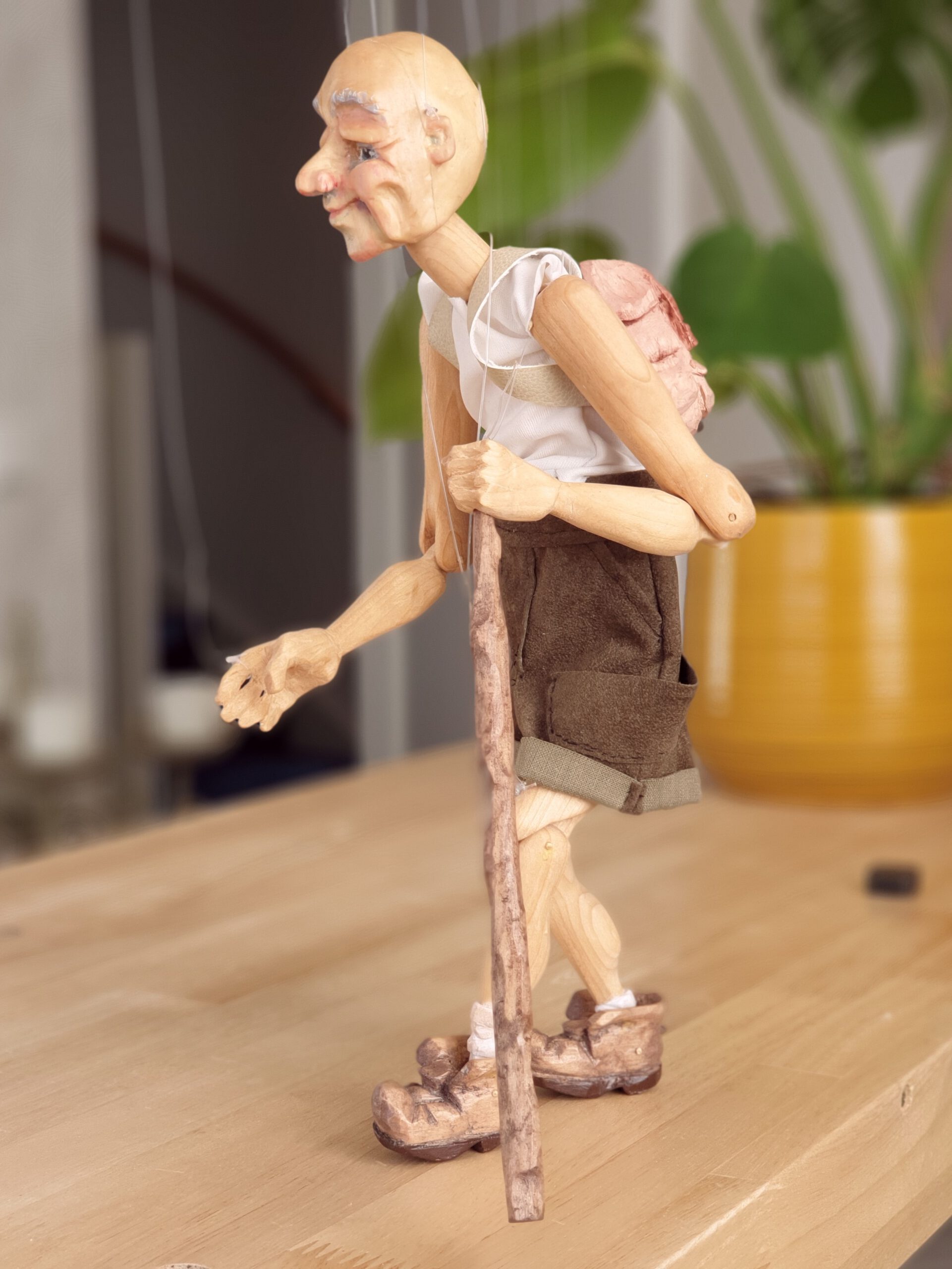 Globetrotter, Handgemaakte Houten Marionet - Afbeelding 4