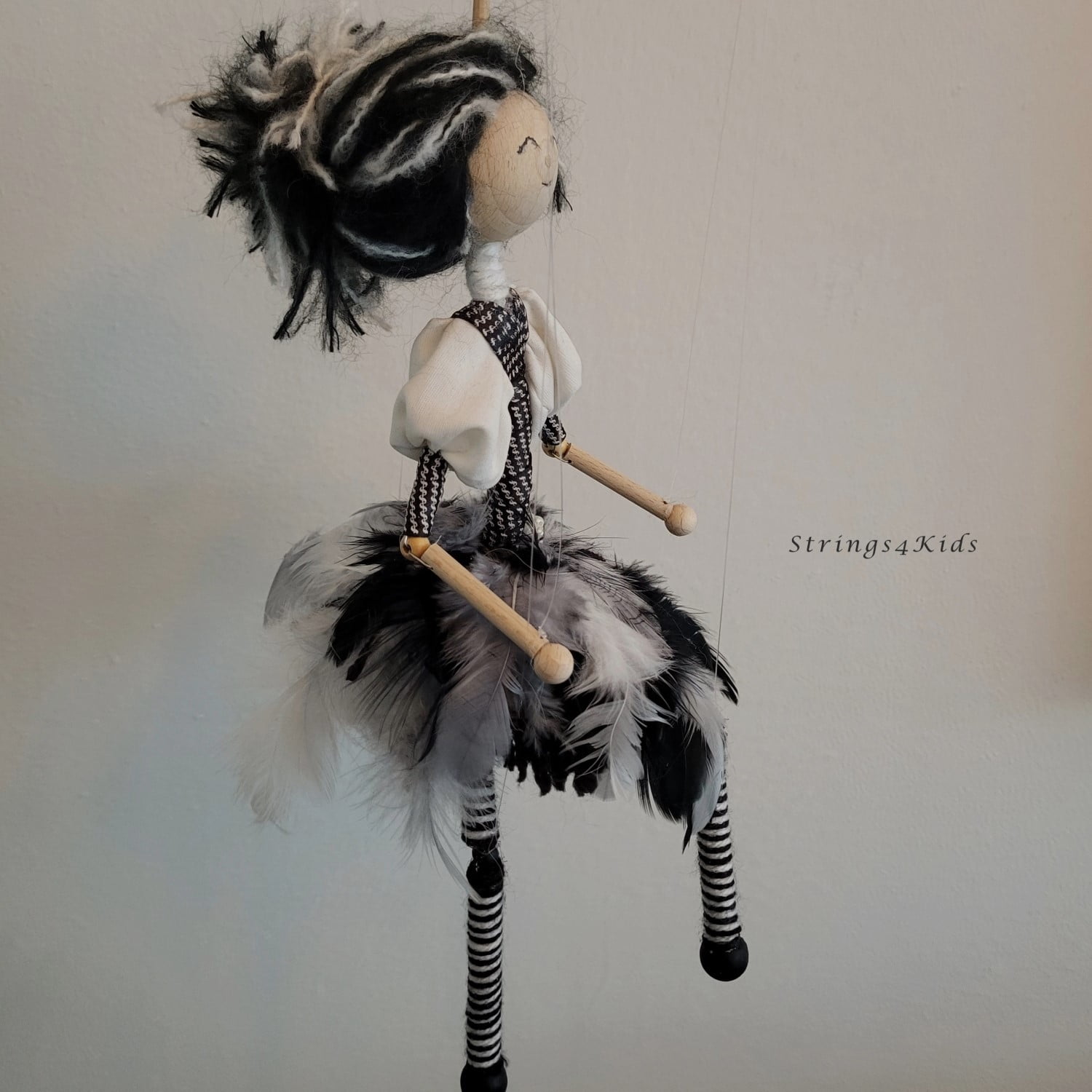 Zwart-Wit Feetje Marionette - Afbeelding 6